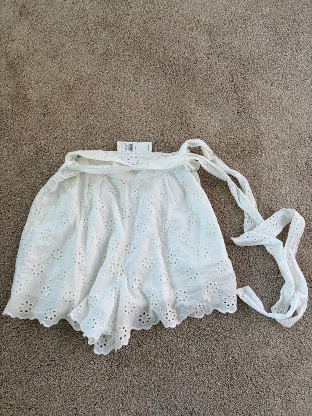 American Eagle White Eyelet Tie-Waist Women's Shorts